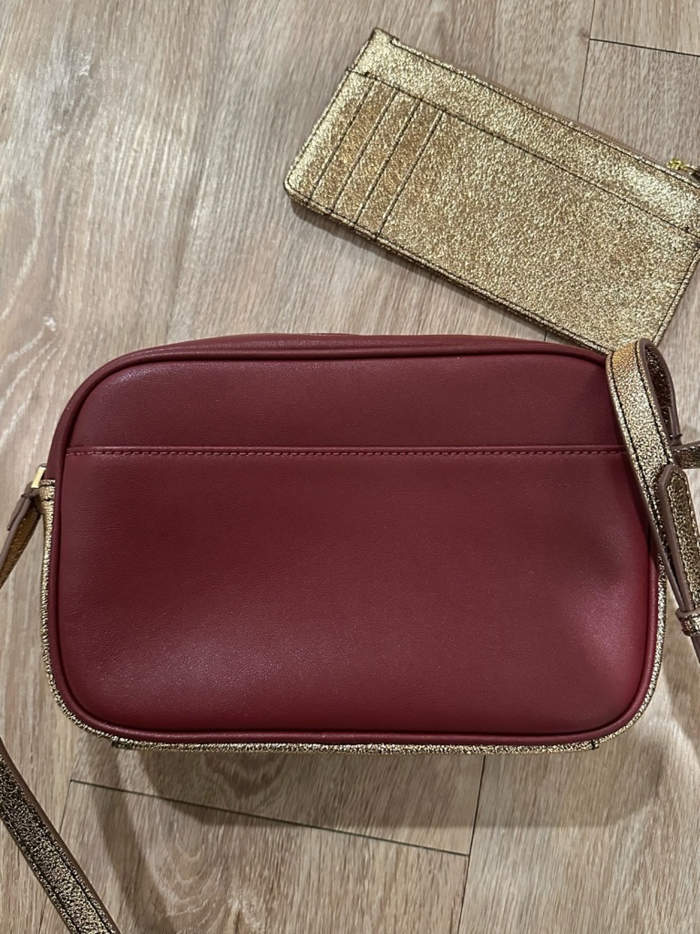 Gili New Crossbody Bag in burgundy with Gold - has wallet included - Picture 4 of 6